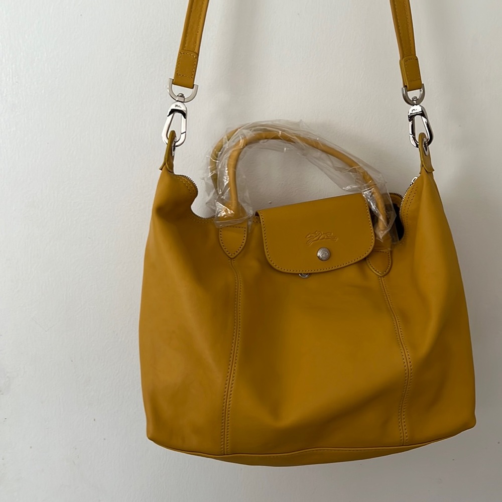 Long champ leather bag in color mustard